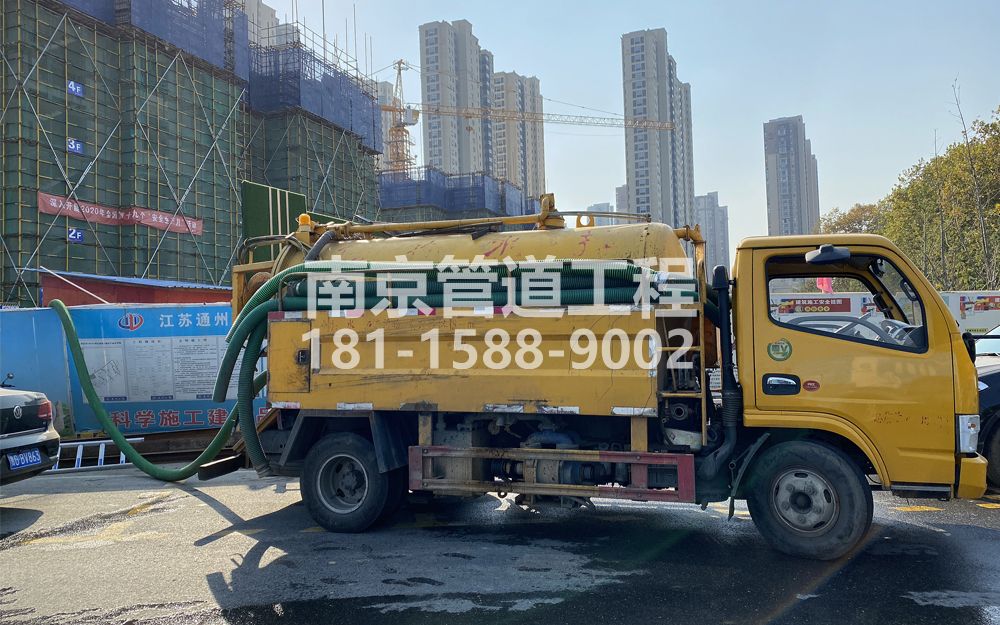 265仙鹤山庄建筑工地抽粪
